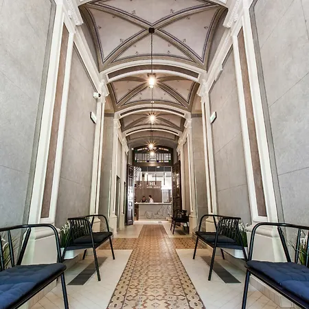 Leonardo Boutique Old Town Hotel 3*