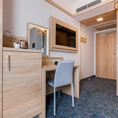 Leonardo Boutique Old Town 3*
