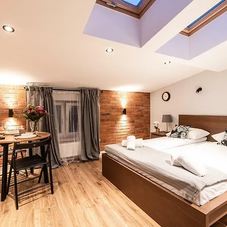 Lubomirskiego 23 - Great Location, 10 Min To Main Square By Foot, Right Next To Main Rail And Bus Station *
