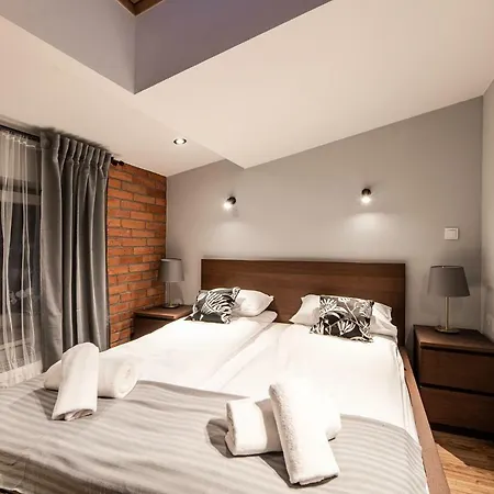 Lubomirskiego 23 - Great Location, 10 Min To Main Square By Foot, Right Next To Main Rail And Bus Station *