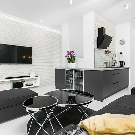 Of The Kings Arianska Garden Apartment *