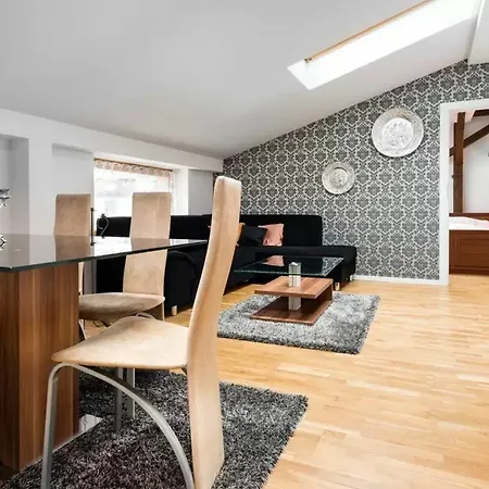 Penguin - Center Apartment *