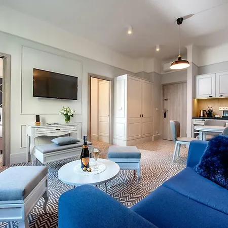 Aparthotel Amber Design 4*