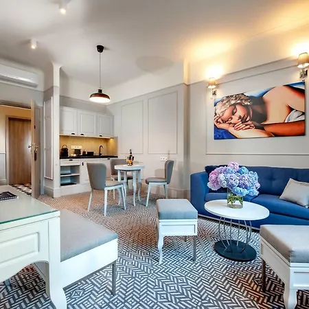 Amber Design Aparthotel
