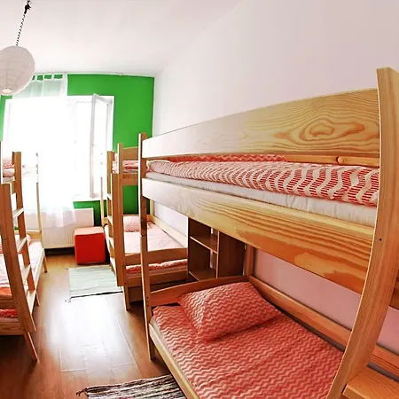Hostel 18/12