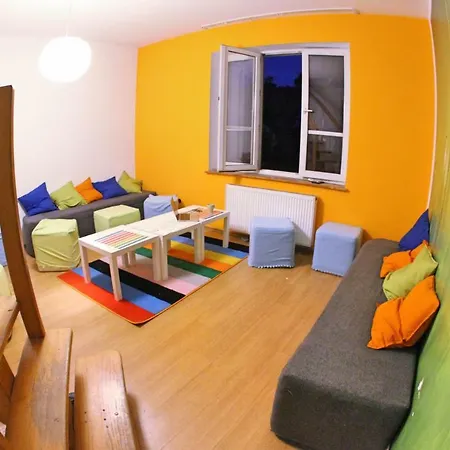 Hostel 18/12 *