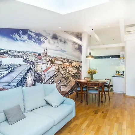 Designer In The Heart Of 4th Floor No Lift Apartment *