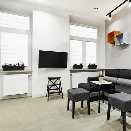 Compact Slowackiego Avenue Apartment Krakow