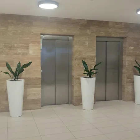 La Gioia Elegant Spacious Apartment *