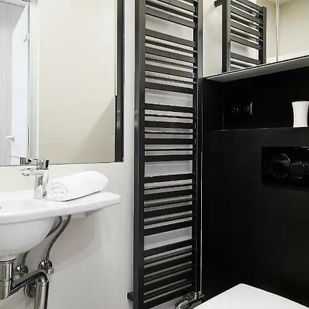 Apartment Compact Slowackiego Avenue *
