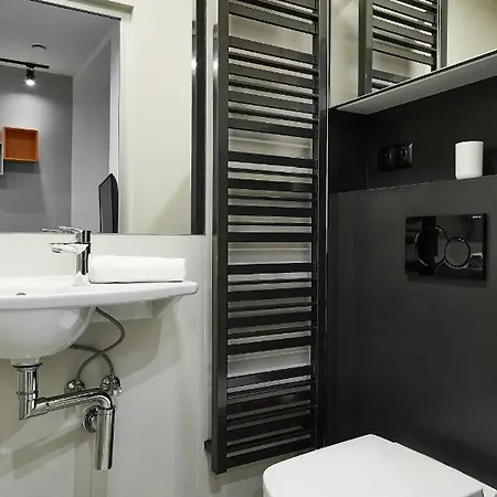 Compact Slowackiego Avenue Apartment Krakow