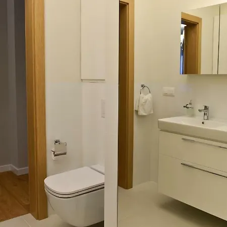 La Gioia Elegant Spacious Apartment