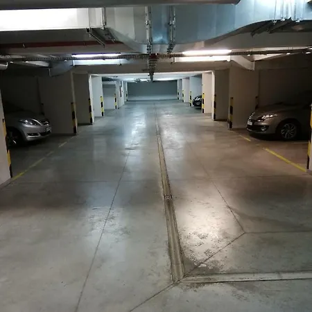 The Heart Of Nowa Huta - Free Garage *