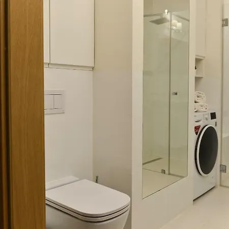 La Gioia Elegant Spacious Apartment