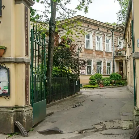 Red Kurka Apartment *