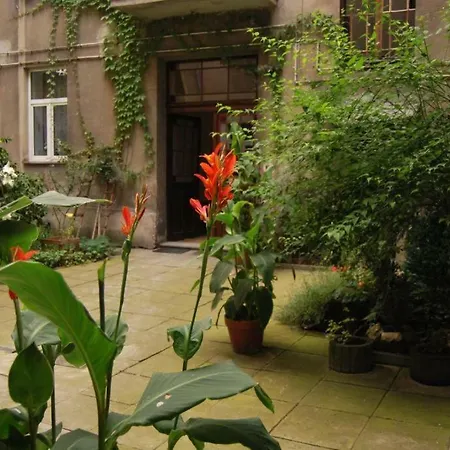 Art Pop In Cracow Apartment