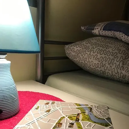 旅馆 萨伯特中心旅舍 *