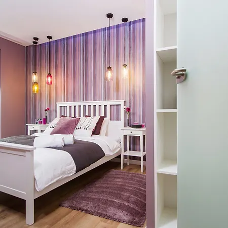 Old Town Luxury By Amstra דירה *