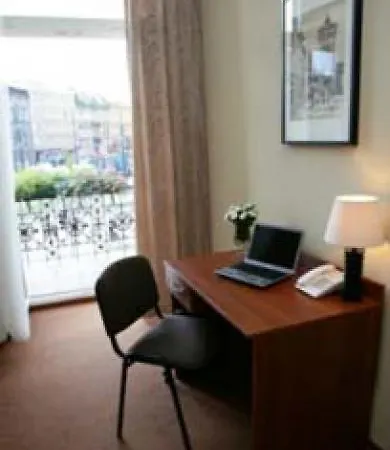 Aparthotel Globus 3*