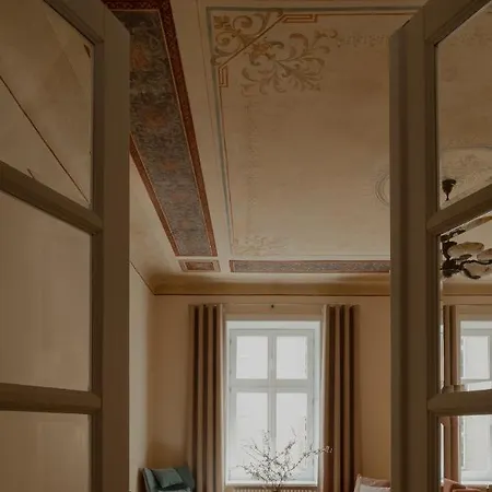 Apartmán Michalowskiego 11 *