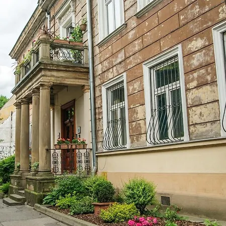 Red Kurka Apartment