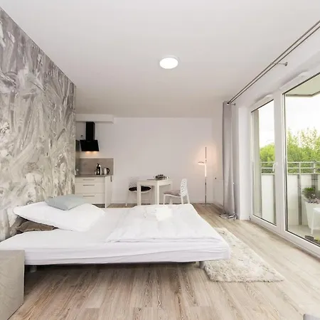 Cosy Studio With Private Garage P4you Pl