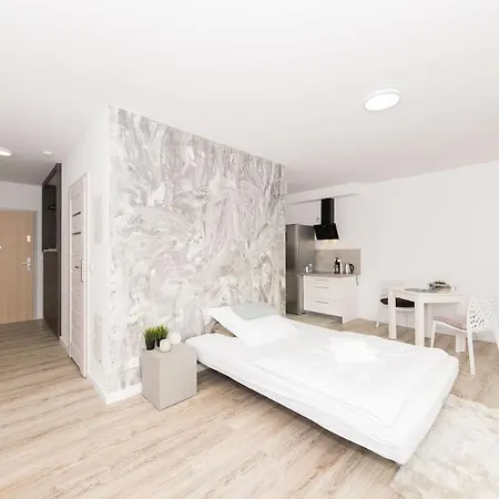 Cosy Studio With Private Garage P4you Pl *