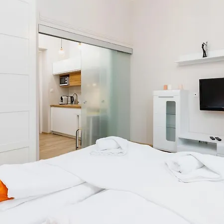 Topolowa 48 By Renters Apartment Krakow
