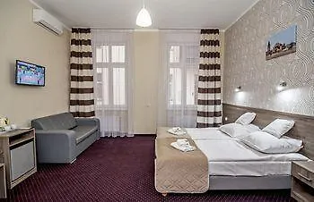 Old Town Luxe Retreat - King Bed - Steps To Main Square Krakau