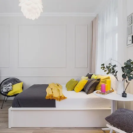 Modern - Old Town Apartment Krakow